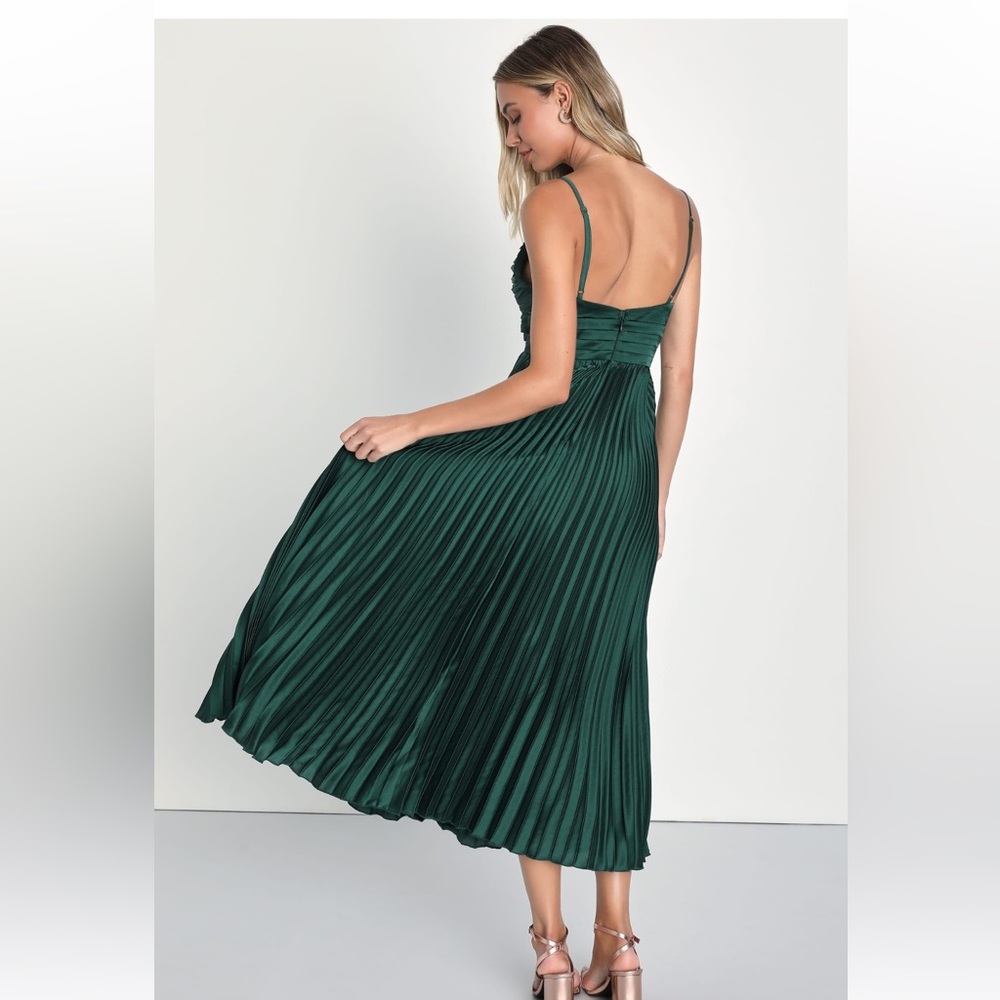 Lulu's Emerald Green Pleated Midi Dress - Picture 3 of 3